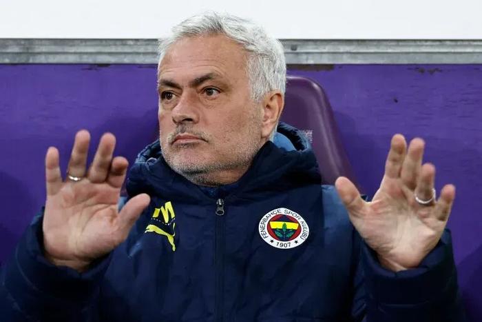 九游下载-第7次下课！穆里尼奥尚能教否？