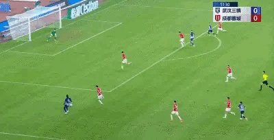 1721482663284095483.gif 九游体育-【中超】韦世豪任航染红费利佩头球 三镇1比1蓉城