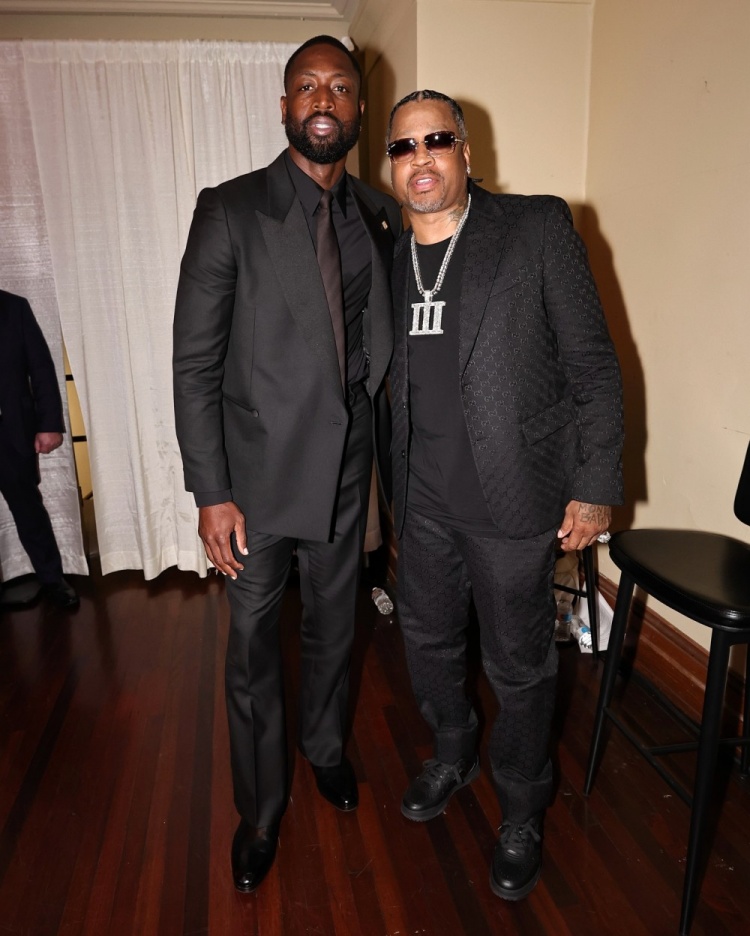 詹韦同框&amp;甜瓜魔兽获奖！NBA官方晒昨日名人堂现场照片