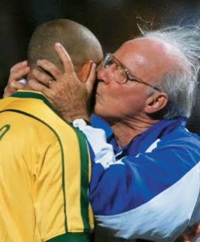 1628584146019024560.jpg 九游官网-世界杯4冠 扎加洛90大寿 外星人遇到的最好教练!