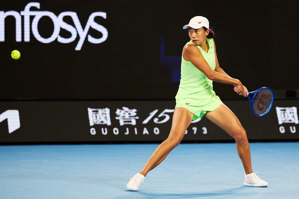 领奖台致敬前辈郑洁,张帅女双再夺冠藏着中国网球20年青春