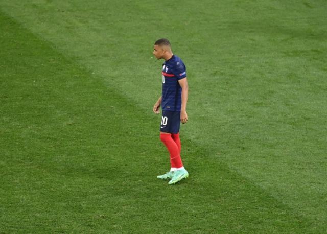 1625219315933031811.jpg 九游官网-【夜读】足篮打水一场空