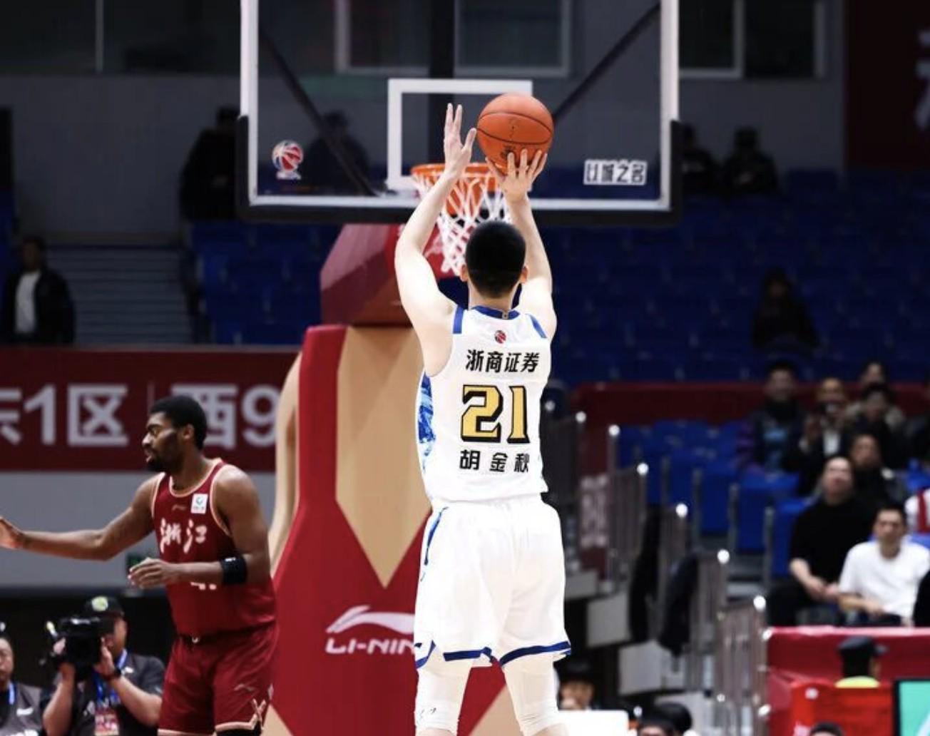 九游娱乐-胡金秋超越陶汉林,升至CBA历史篮板榜第8位